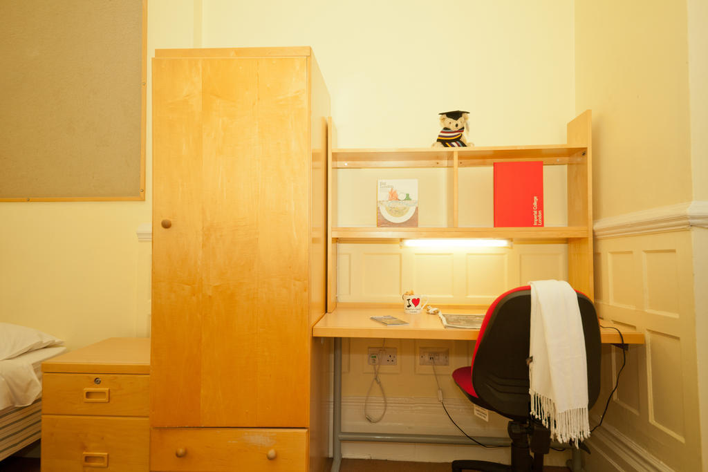Evelyn Gardens Hostel London Room photo
