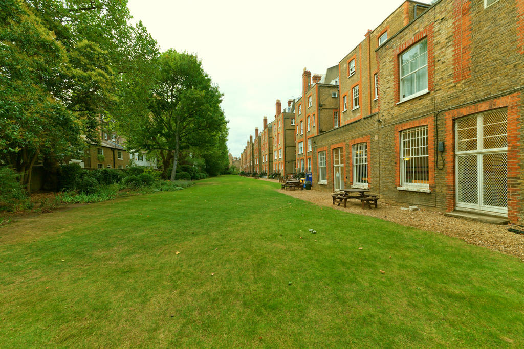 Evelyn Gardens Hostel London Exterior photo